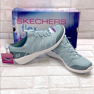 NWT Sketchers Arya Air Cooled Memory Foam Slip On
